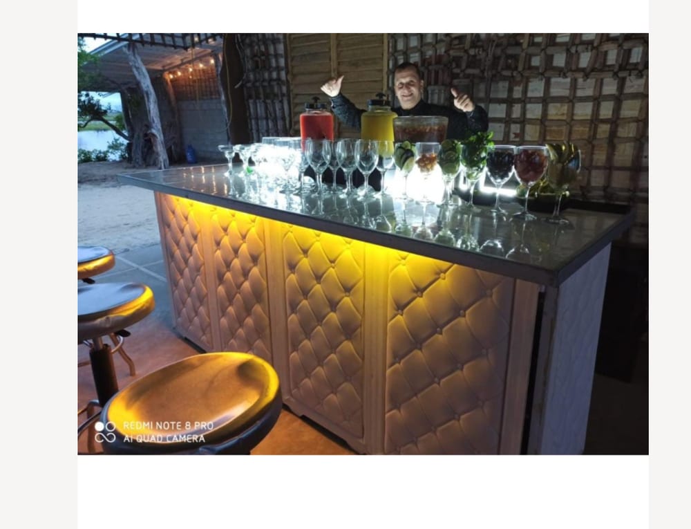 Barra de bar iluminada para alquiler en eventos