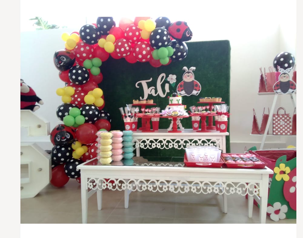 Mesa labrada para alquiler en eventos